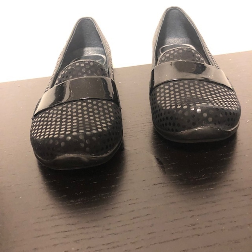 Dansko size 5 ladies flats